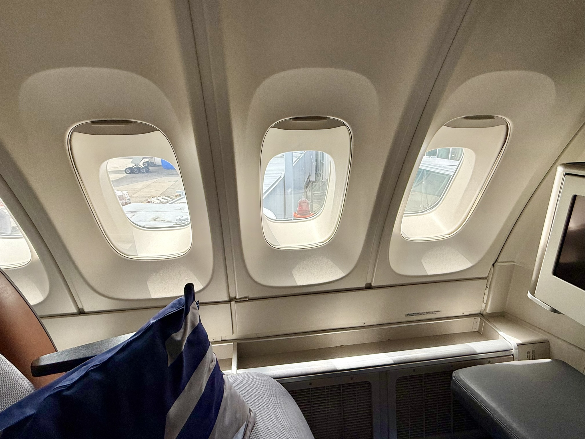 28K点数拿下空中女皇跨洋商务舱 - 汉莎航空B747-400（法兰克福 – 纽约纽瓦克）商务舱体验