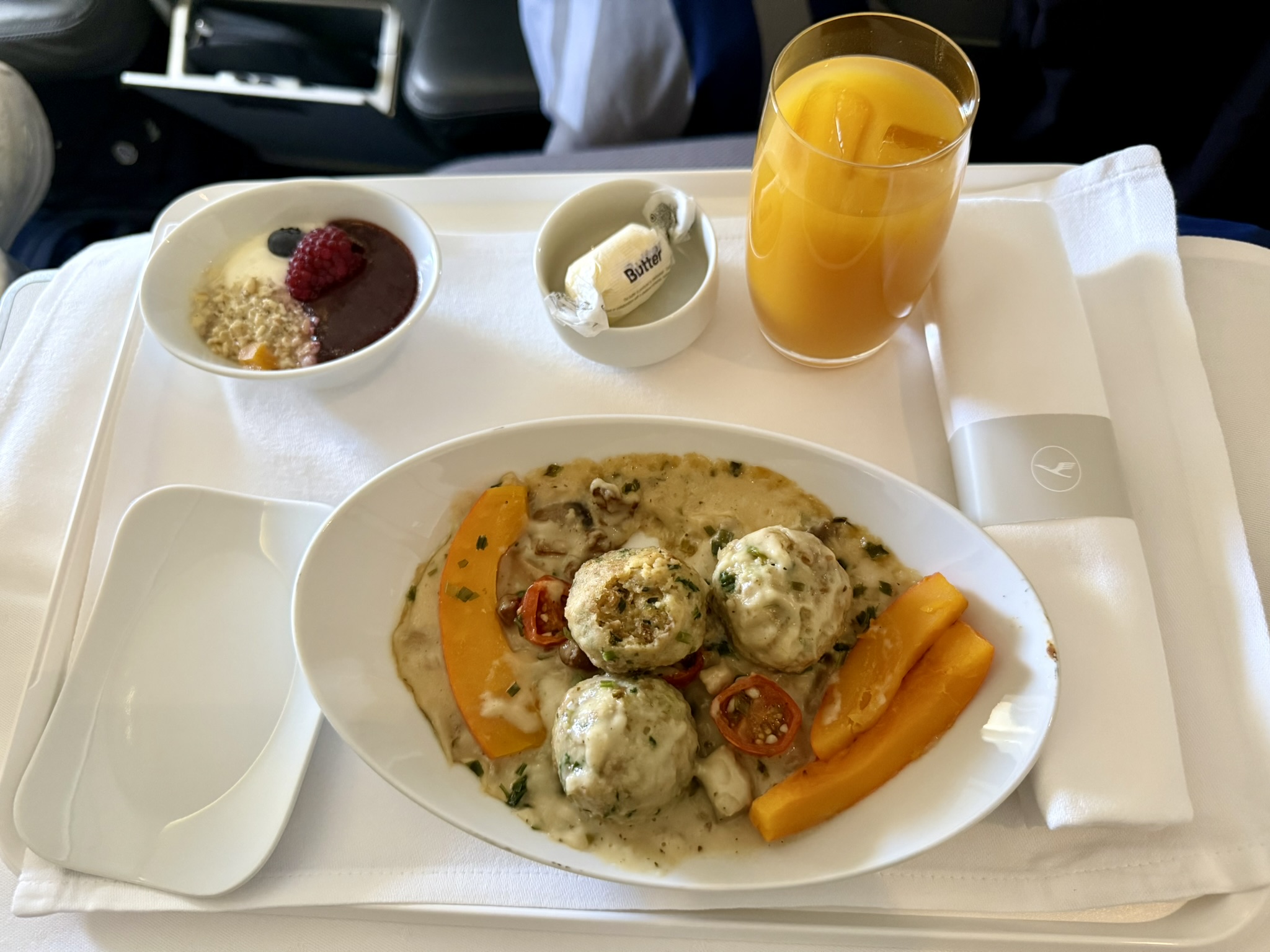 28K点数拿下空中女皇跨洋商务舱 - 汉莎航空B747-400（法兰克福 – 纽约纽瓦克）商务舱体验