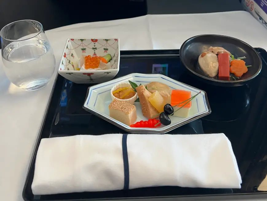 商务舱突发降舱不可怕，可怕的是大多数人不知道这反而是升级好机会！