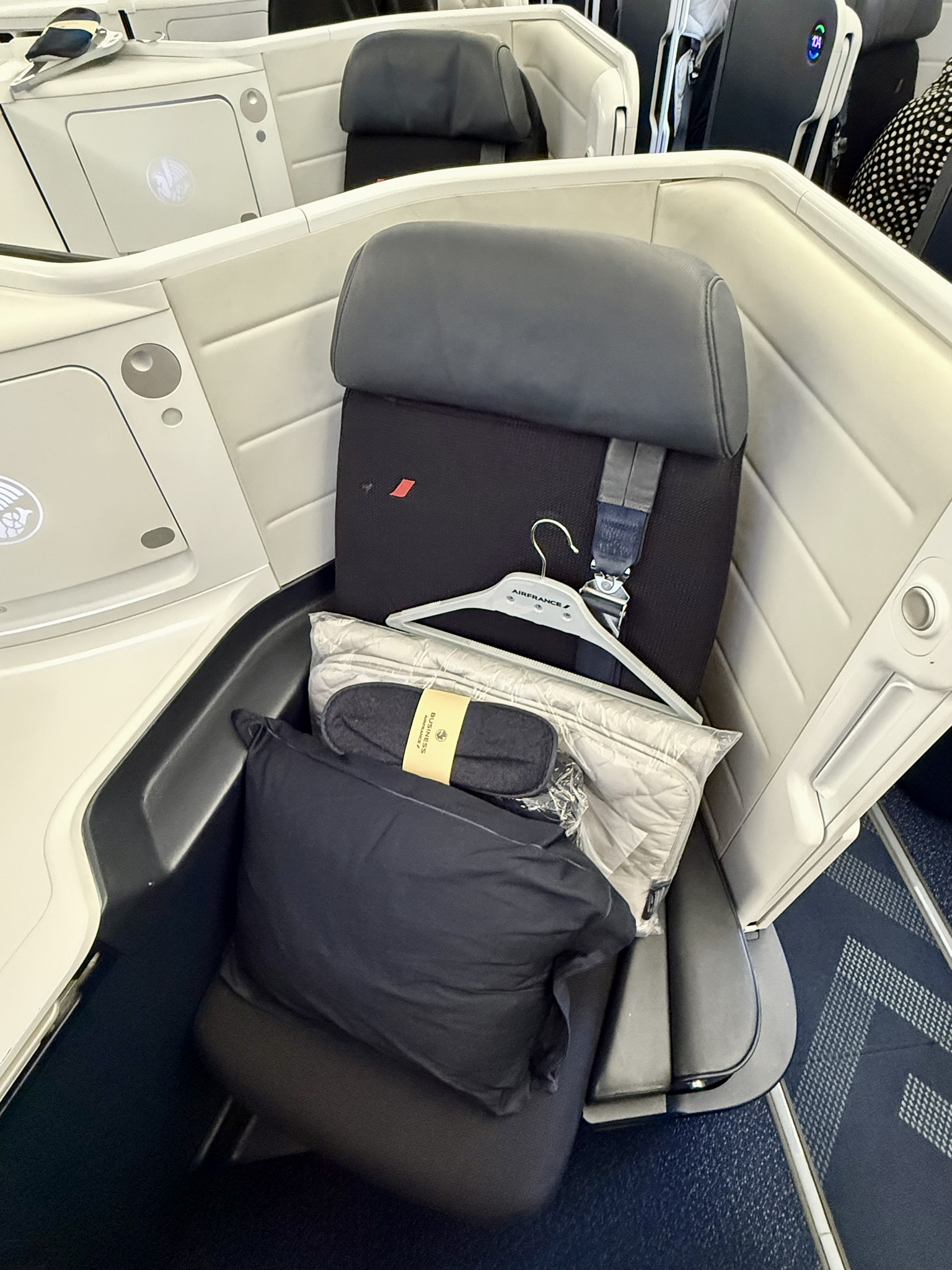 欧洲航司商务舱天花板？法航B777-300ER（巴黎CDG – 纽约JFK）商务舱体验